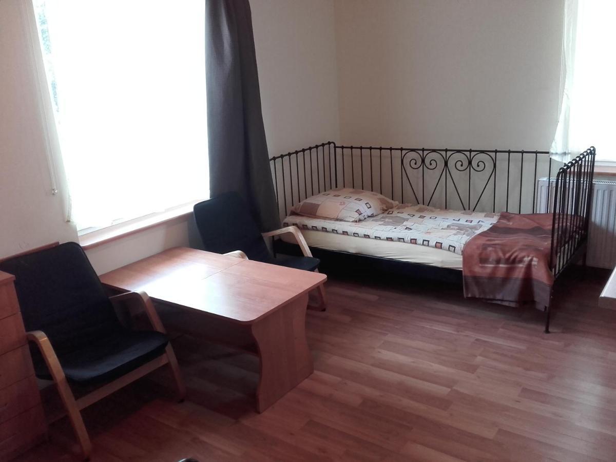Willa Za Debami Aparthotel Glogow  Exterior photo